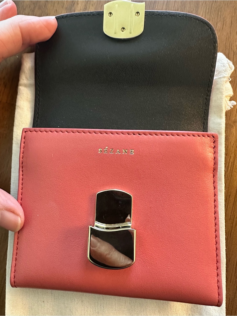 Sézane Milo Small Smooth Peach Leather Card Holder with Gold-Tone Clasp - Picture 3 of 6
